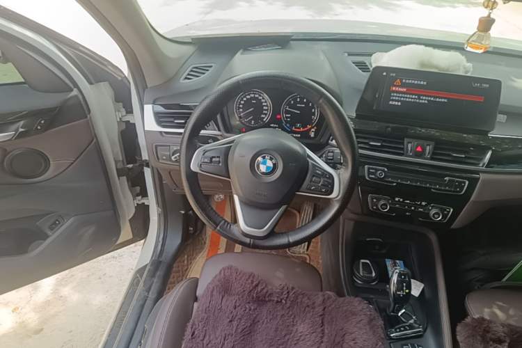 Used BMW X1 2020 sDrive25Li Leading Model Steering Wheel