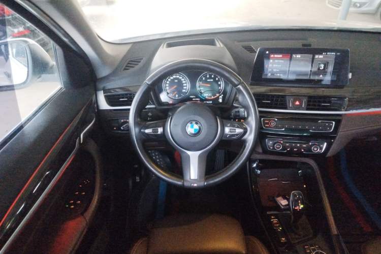 Used BMW X1 2020 xDrive25Li Luxury Edition Steering Wheel