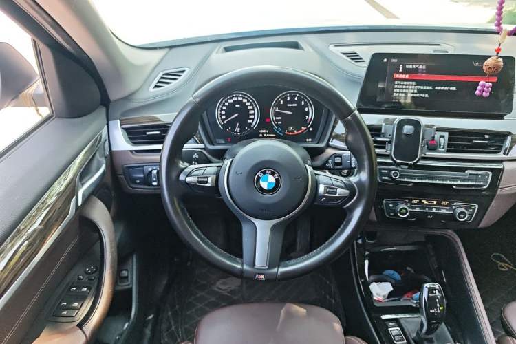 Used BMW X1 2020 xDrive25Li Luxury Edition Steering Wheel