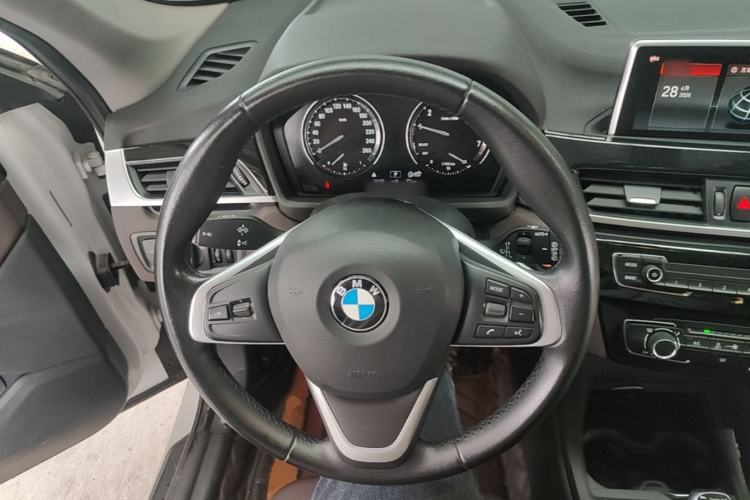 Used BMW X1 2020 sDrive20Li Fashion Model Steering Wheel