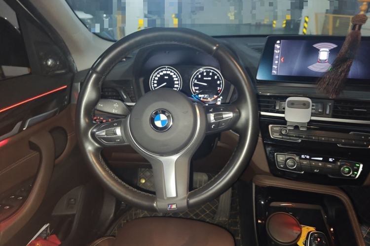 Used BMW X1 2020 xDrive25Li Luxury Edition Steering Wheel