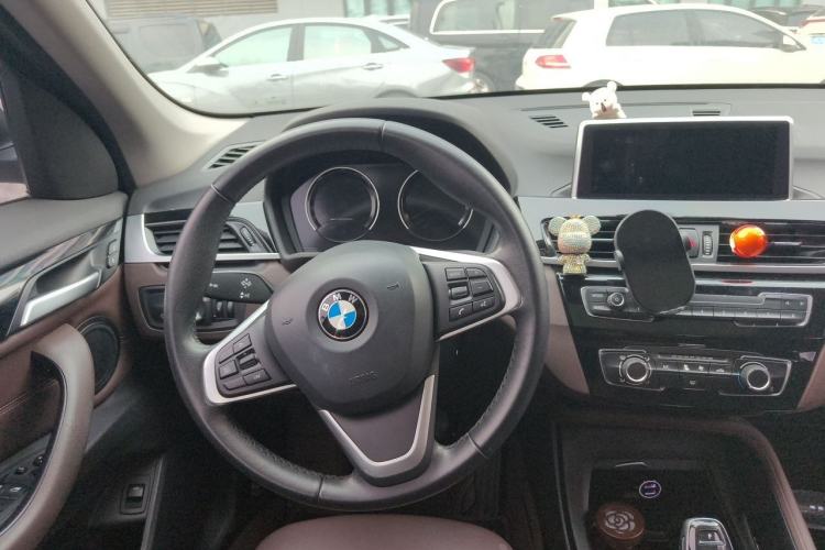 Used BMW X1 2020 sDrive20Li Fashion Model Steering Wheel