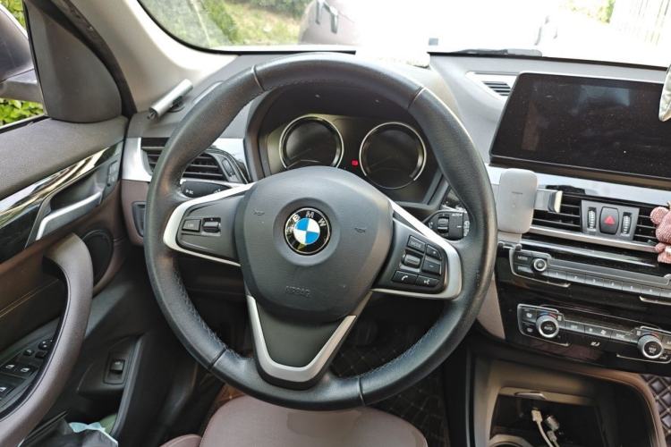 Used BMW X1 2020 sDrive25Li Leading Model Steering Wheel