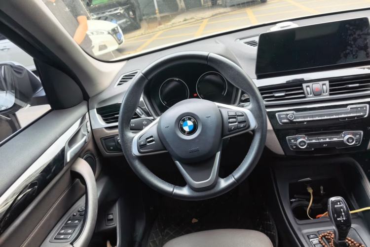 Used BMW X1 2020 sDrive25Li Leading Model Steering Wheel