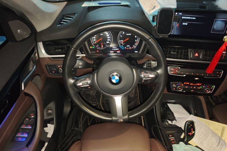Used BMW X1 2020 sDrive25Li Leading Model Steering Wheel