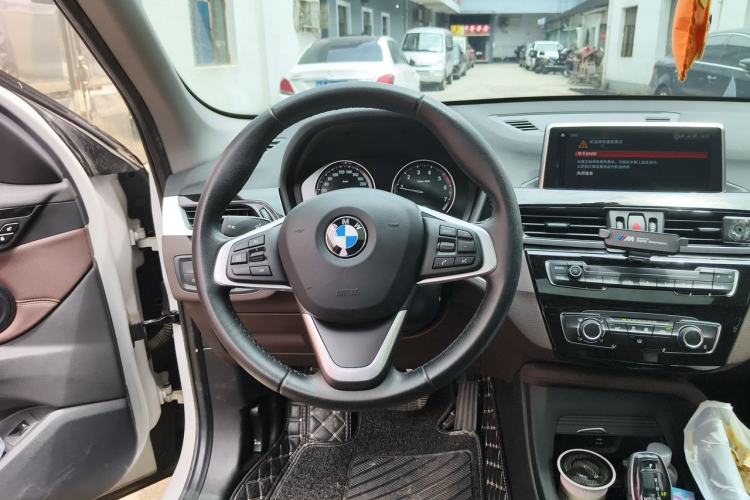 Used BMW X1 2020 sDrive20Li Fashion Model Steering Wheel