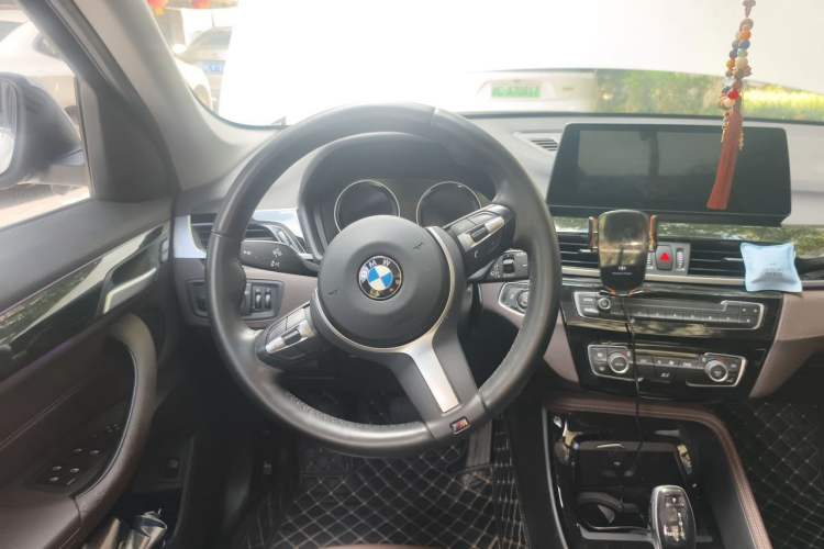 Used BMW X1 2020 sDrive20Li Premium Edition Steering Wheel