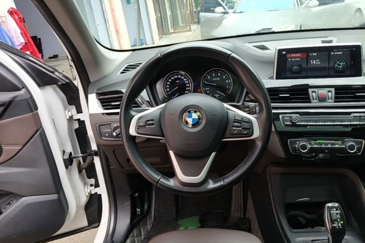 Used BMW X1 2020 sDrive20Li Fashion Model Steering Wheel