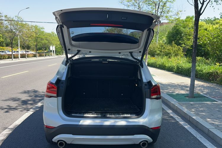 Used BMW X1 2020 sDrive25Li Leading Model Trunk