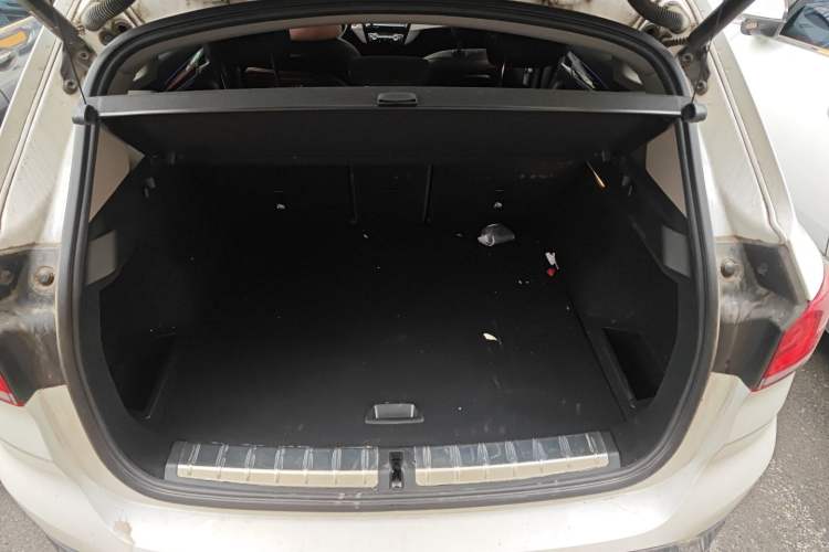 Used BMW X1 2020 xDrive25Li Luxury Edition Trunk