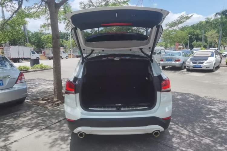 Used BMW X1 2020 sDrive25Li Leading Model Trunk