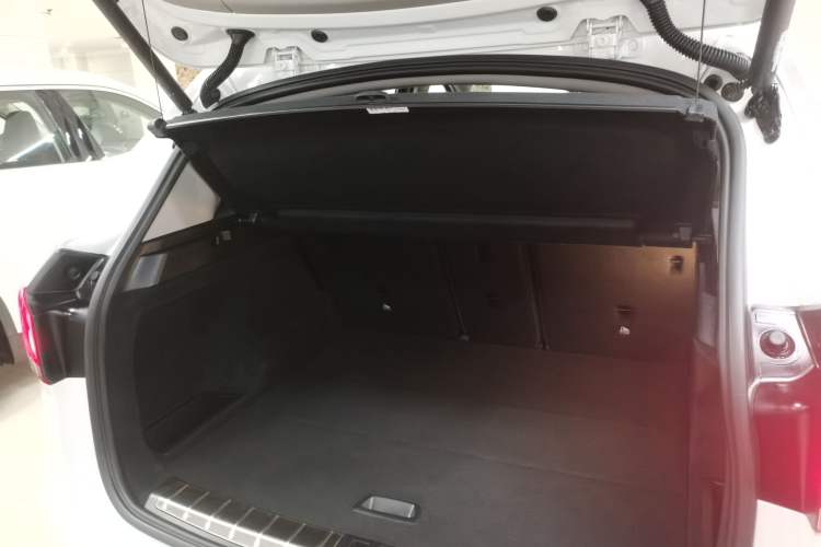 Used BMW X1 2020 sDrive25Li Leading Model Trunk