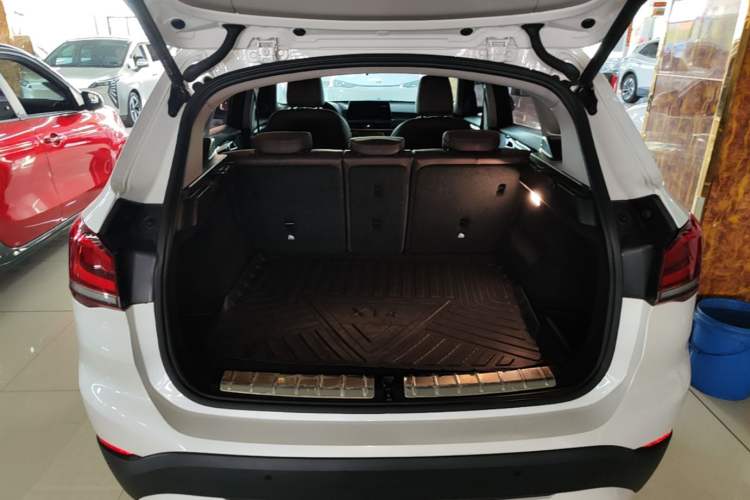 Used BMW X1 2020 sDrive25Li Leading Model Trunk