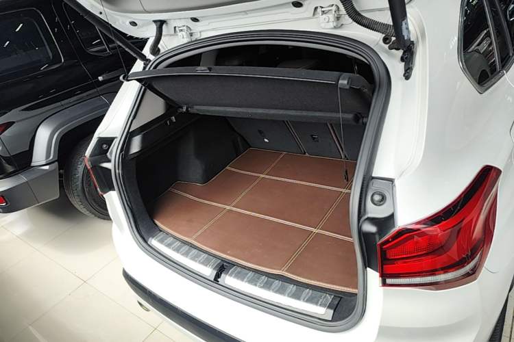 Used BMW X1 2020 sDrive25Li Leading Model Trunk