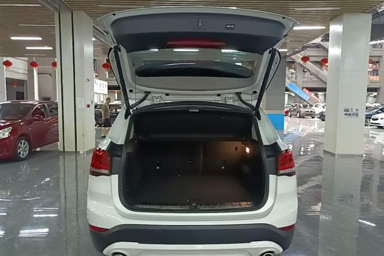 Used BMW X1 2020 sDrive25Li Leading Model Trunk