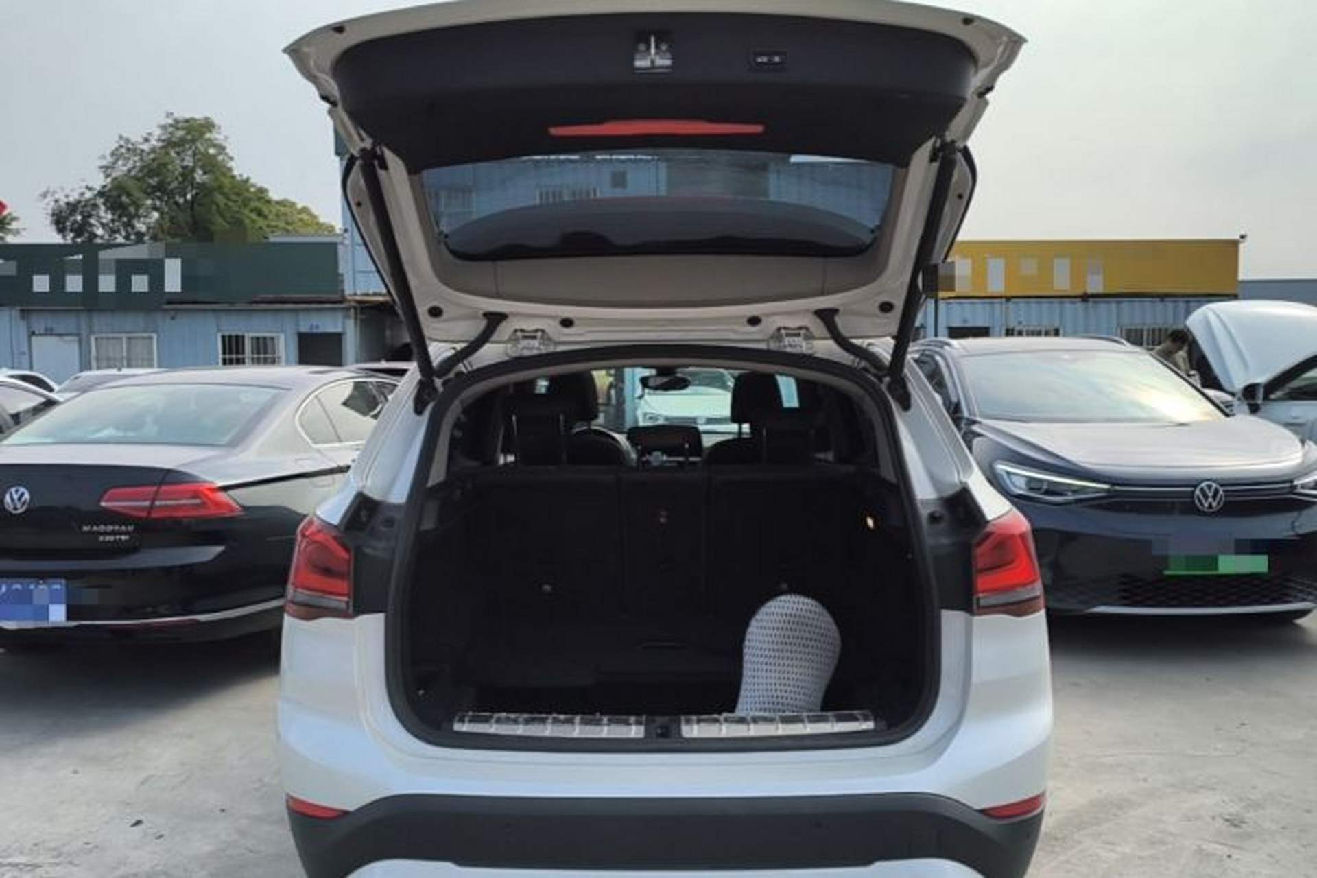 Used BMW X1 2020 sDrive25Li Leading Model Trunk