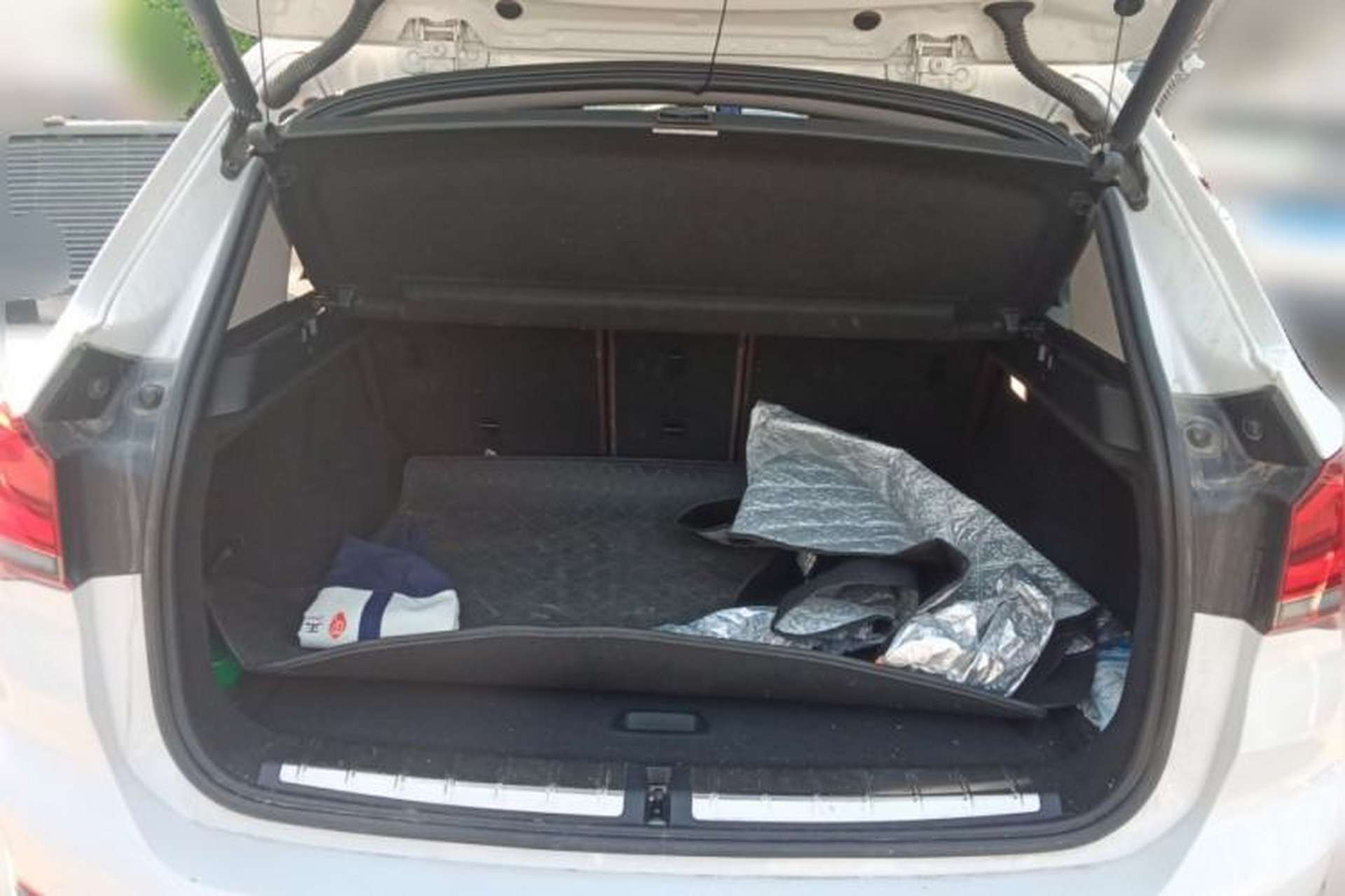 Used BMW X1 2020 sDrive25Li Leading Model Trunk