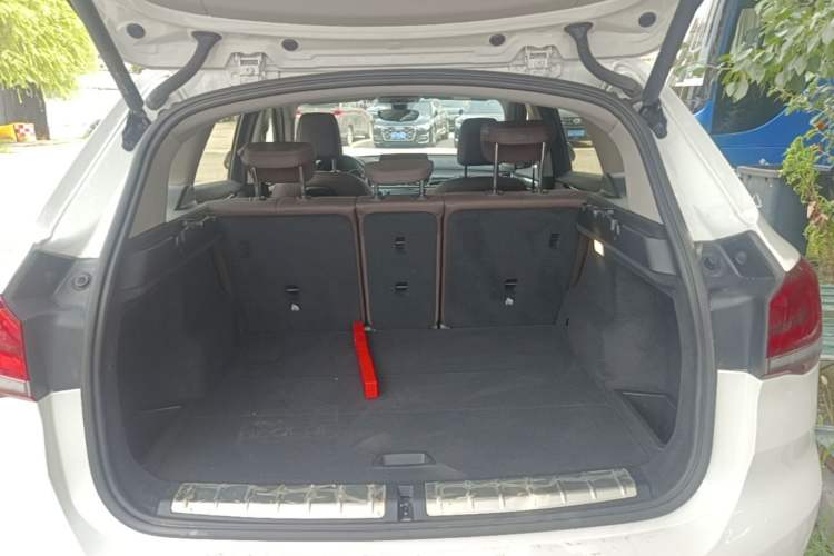 Used BMW X1 2020 sDrive25Li Leading Model Trunk