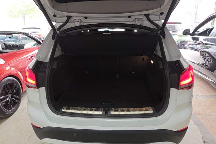 Used BMW X1 2020 xDrive25Li Luxury Edition Trunk