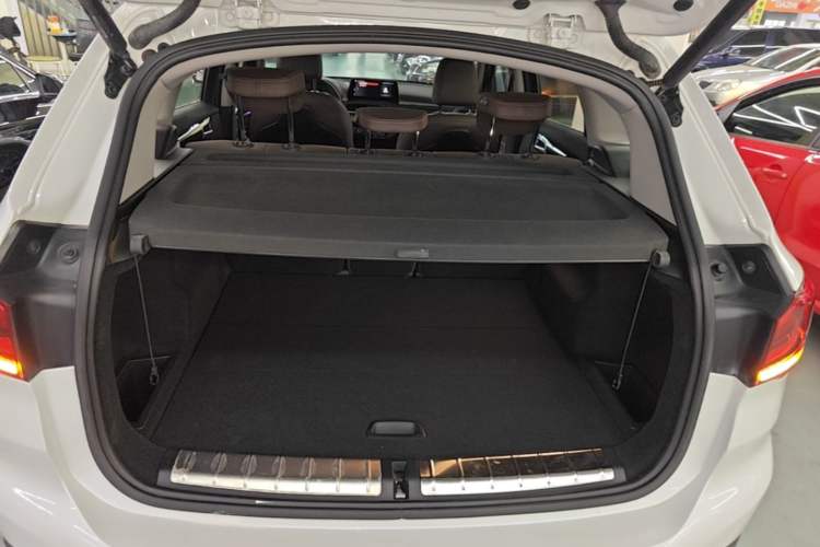 Used BMW X1 2020 sDrive25Li Leading Model Trunk
