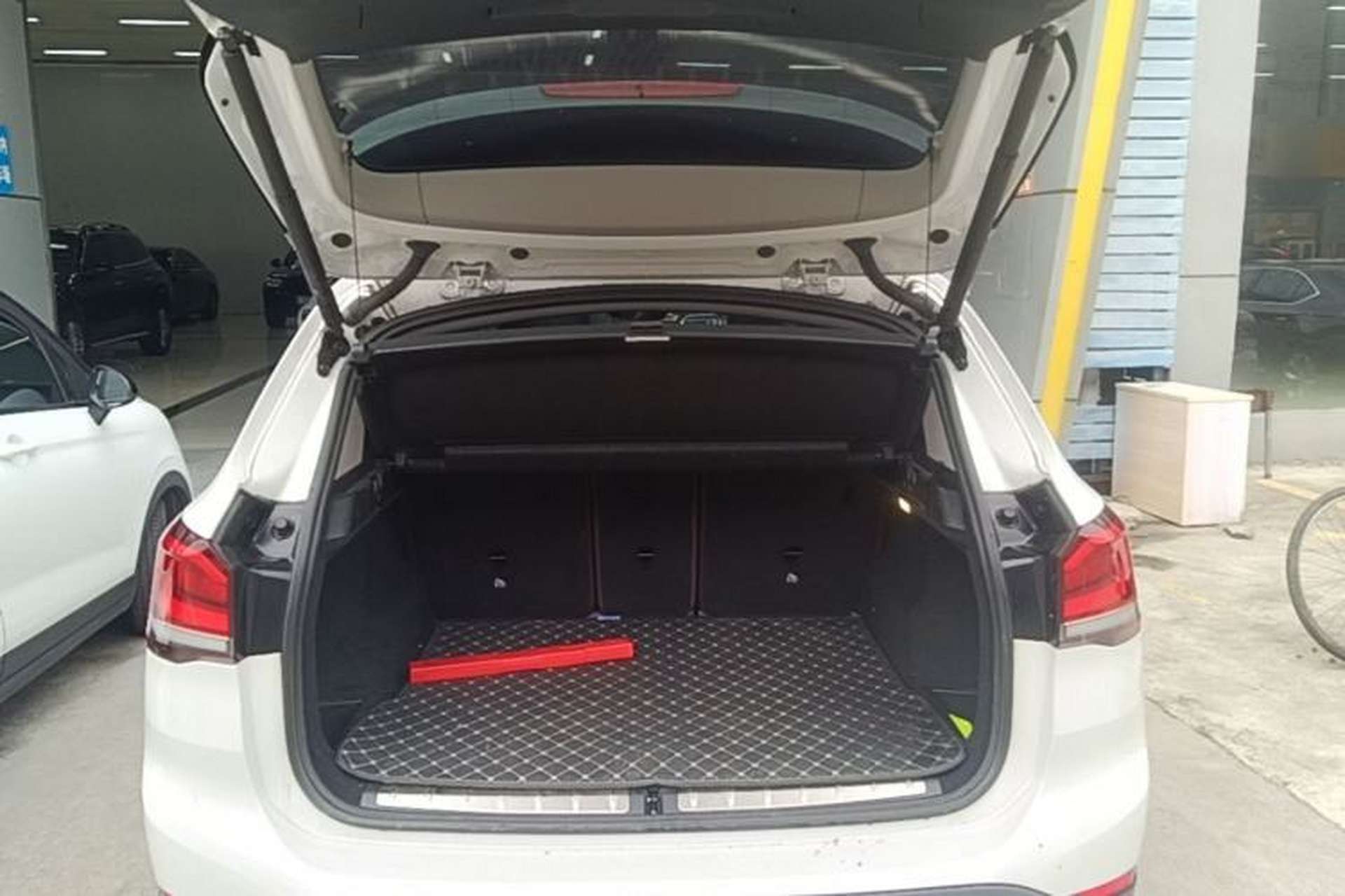Used BMW X1 2020 sDrive20Li Premium Edition Trunk