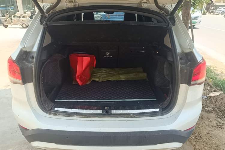 Used BMW X1 2020 sDrive25Li Leading Model Trunk