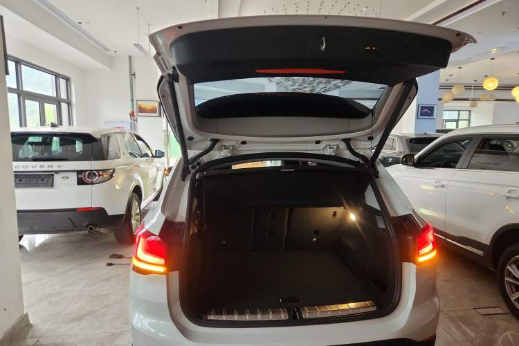 Used BMW X1 2020 sDrive25Li Leading Model Trunk