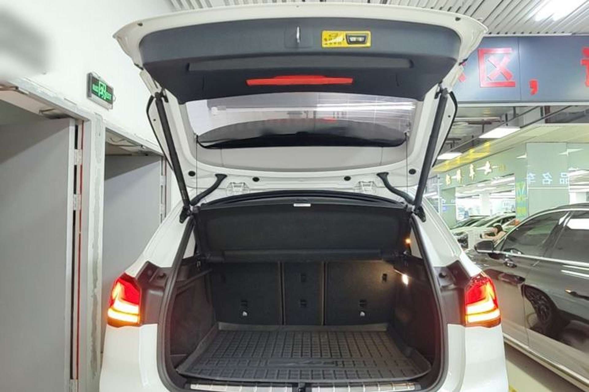 Used BMW X1 2020 xDrive25Li Luxury Edition Trunk