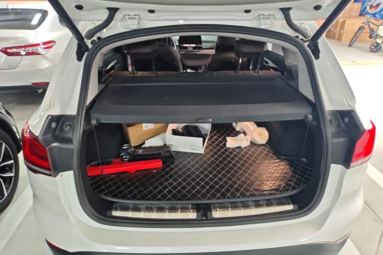 Used BMW X1 2020 sDrive25Li Leading Model Trunk