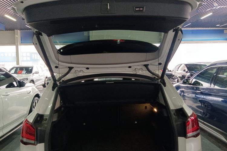 Used BMW X1 2020 sDrive25Li Leading Model Trunk
