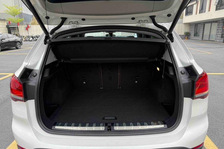 Used BMW X1 2020 sDrive25Li Leading Model Trunk