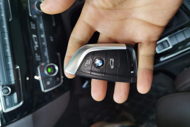 Used BMW X1 2020 sDrive20Li Premium Edition Vehicle Key