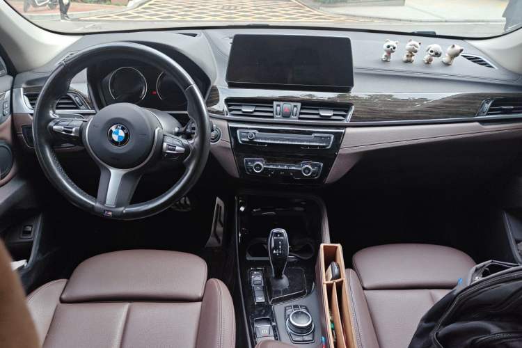 Used BMW X1 2020 xDrive25Li Luxury Edition Center Console