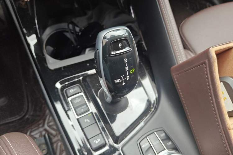 Used BMW X1 2020 xDrive25Li Luxury Edition Gear Lever