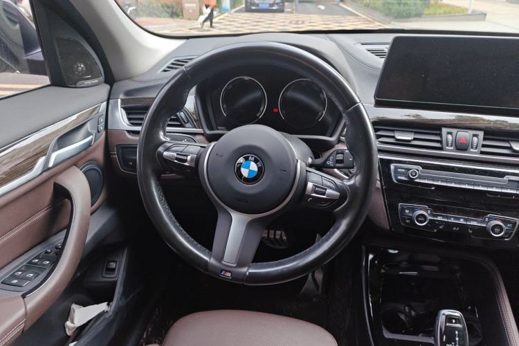 Used BMW X1 2020 xDrive25Li Luxury Edition Steering Wheel
