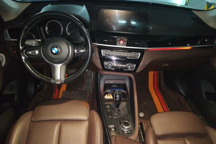 Used BMW X1 2021 sDrive25Li Leading Model Center Console