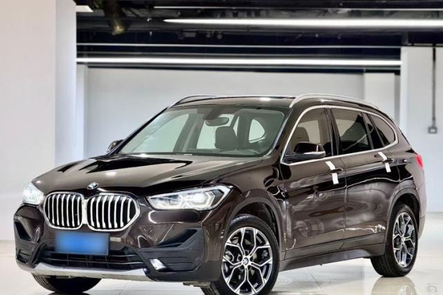 Ojetý BMW X1 2021 sDrive25Li Leading Model