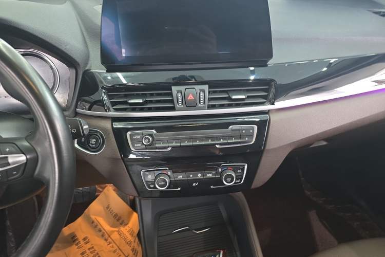 Used BMW X1 2021 Restyled sDrive25Li Leading Edition Audio And AC Panel