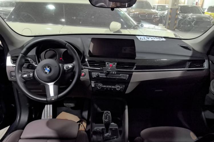 Used BMW X1 2021 sDrive25Li Leading Model Center Console