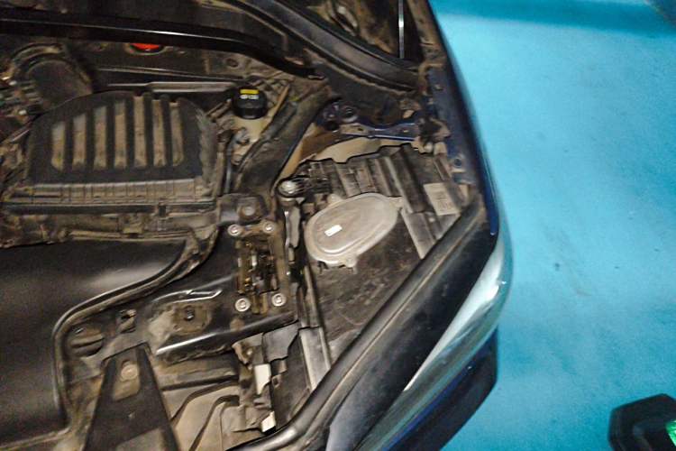 Used BMW X1 2021 sDrive25Li Leading Model Engine Bay Left