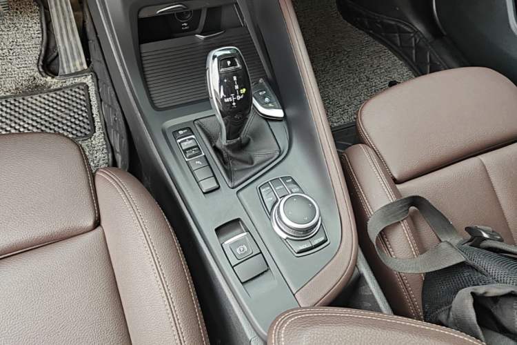 Used BMW X1 2021 Restyled sDrive25Li Leading Edition Gear Lever