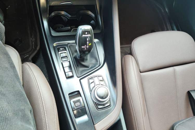 Used BMW X1 2021 sDrive25Li Leading Model Gear Lever