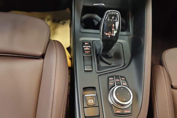 Used BMW X1 2021 Restyled sDrive25Li Leading Edition Gear Lever