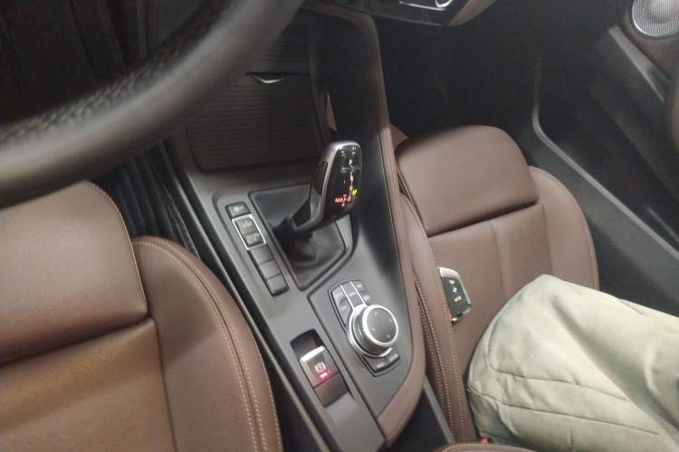 Used BMW X1 2021 Restyled sDrive25Li Leading Edition Gear Lever