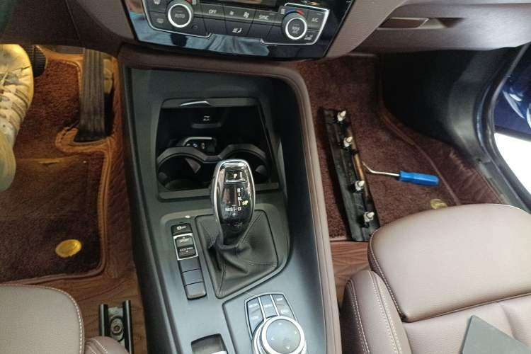 Used BMW X1 2021 sDrive25Li Leading Model Gear Lever