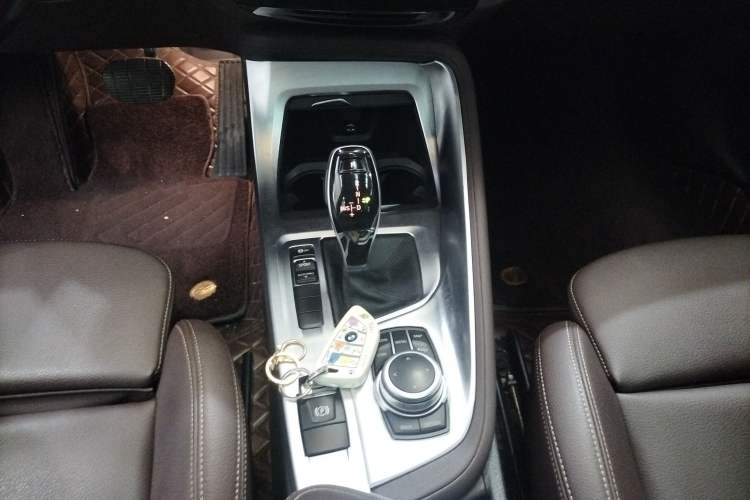 Used BMW X1 2021 Restyled sDrive25Li Leading Edition Gear Lever