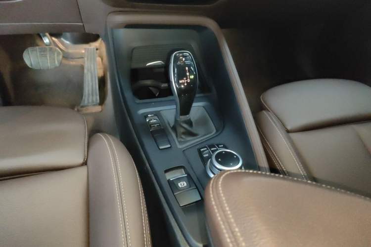 Used BMW X1 2021 Restyled sDrive25Li Leading Edition Gear Lever