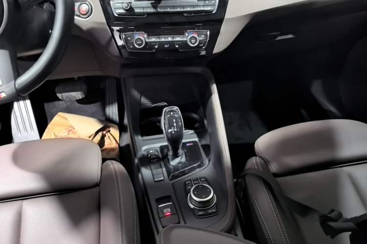 Used BMW X1 2021 sDrive25Li Leading Model Gear Lever