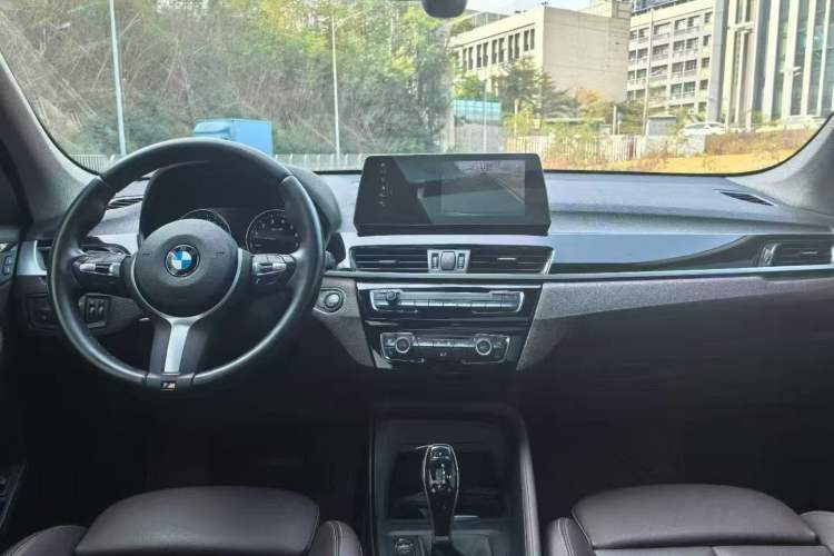 Used BMW X1 2021 Restyled sDrive25Li Leading Edition Interior 3
