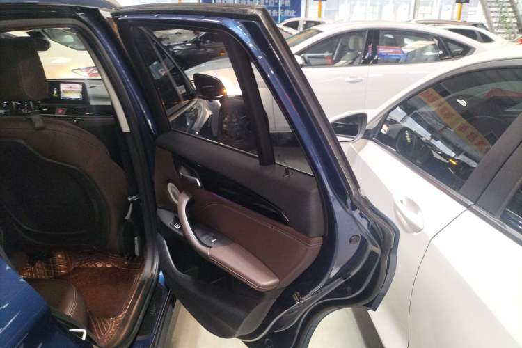 Used BMW X1 2021 Restyled sDrive25Li Leading Edition Interior 6